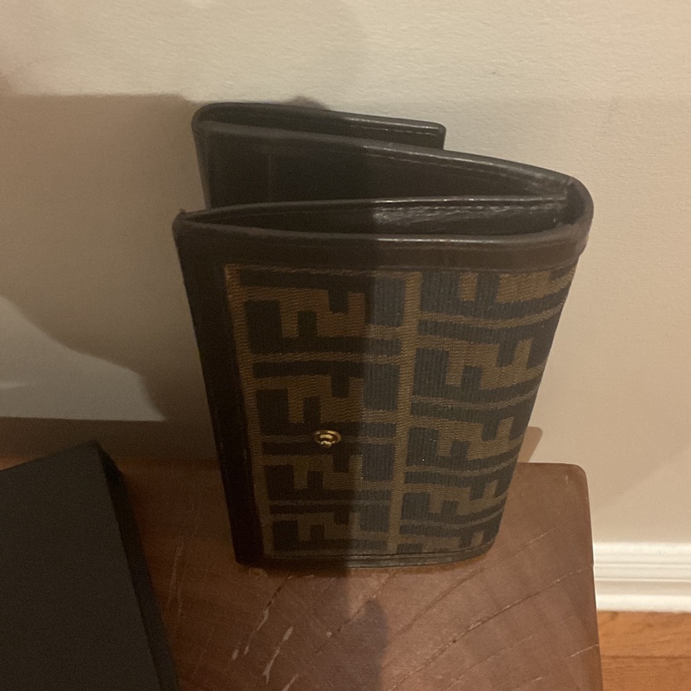 Fendi Zucca Wallet Italy - Picture 7 of 11